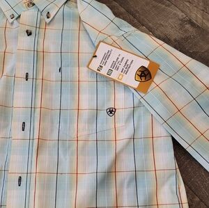 Ariat Long sleeves men’s M casual button down shirt. Rodeo western cowboy